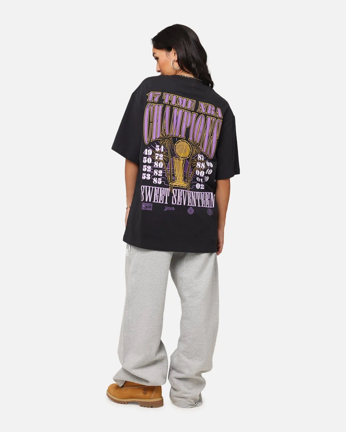 Mitchell & Ness Los Angeles Lakers 17-Time NBA Champions T-Shirt Faded Black