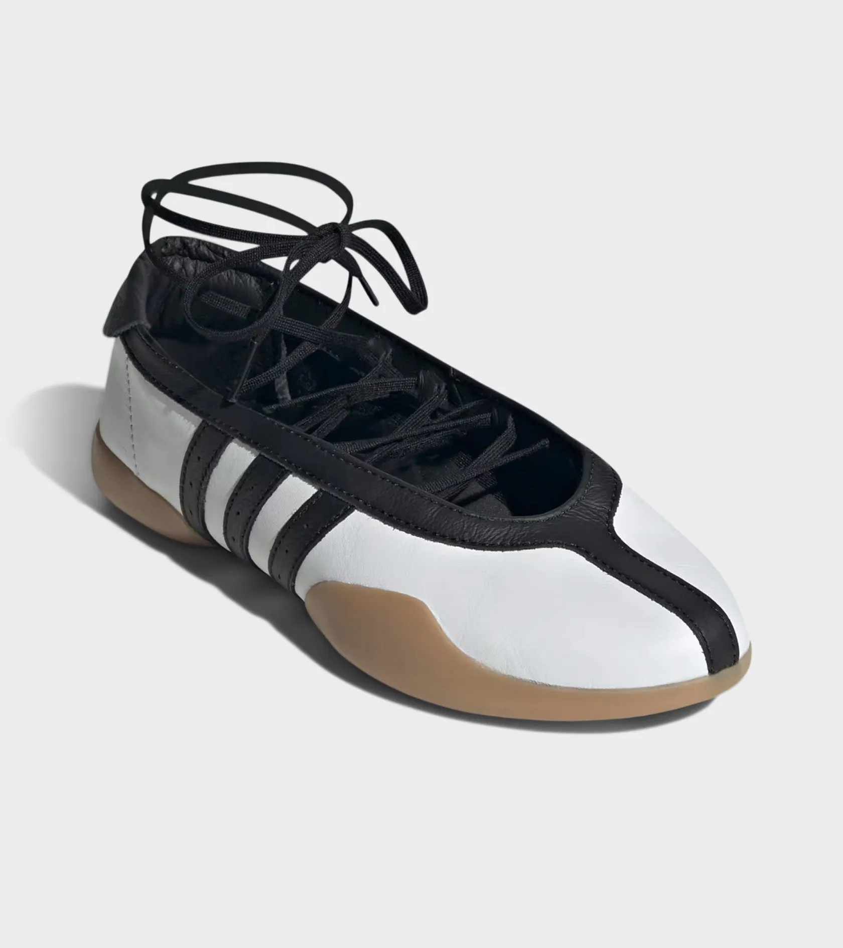 Taekwondo Mei Ballet White/Black