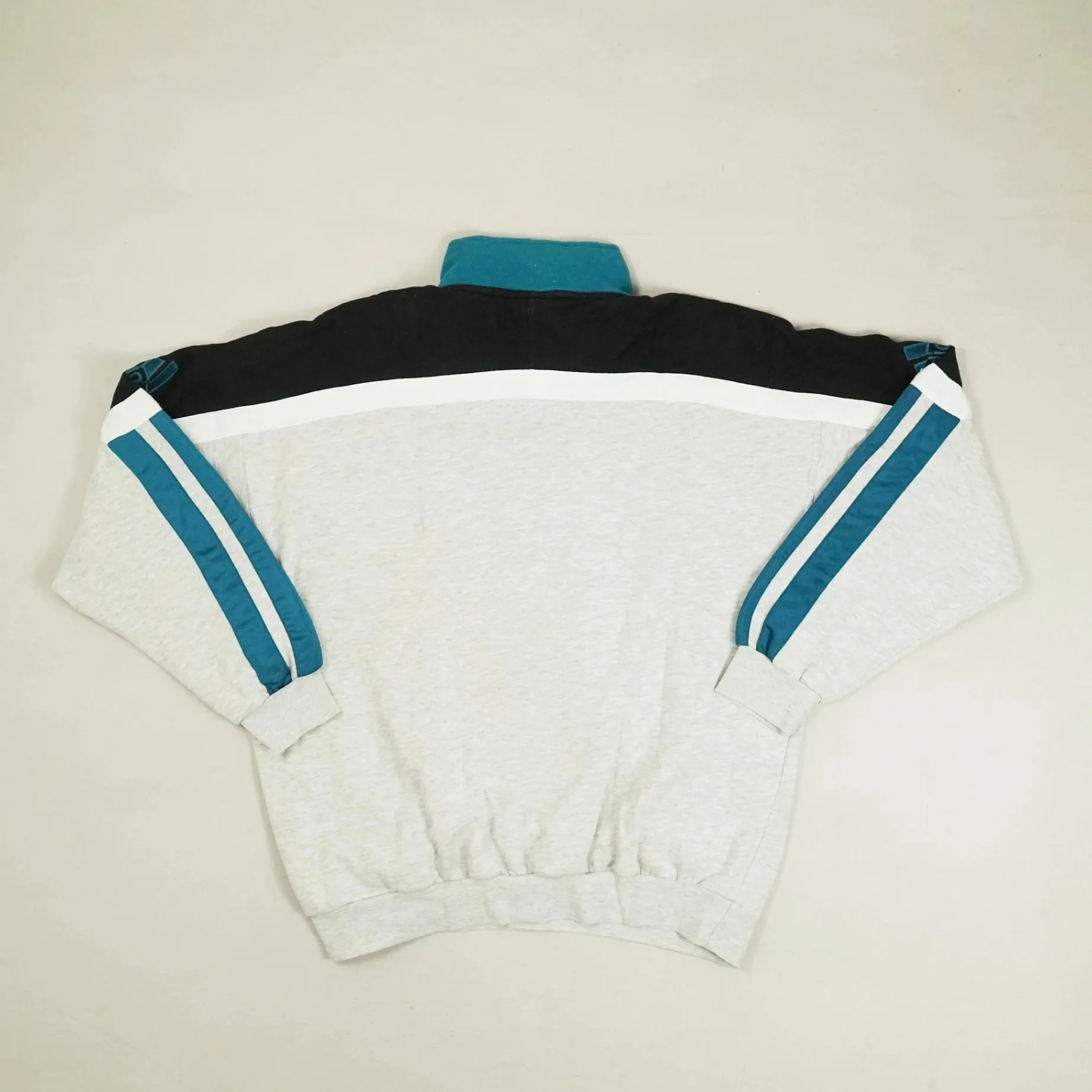 Vintage Adidas Gray Sweatshirt (L)
