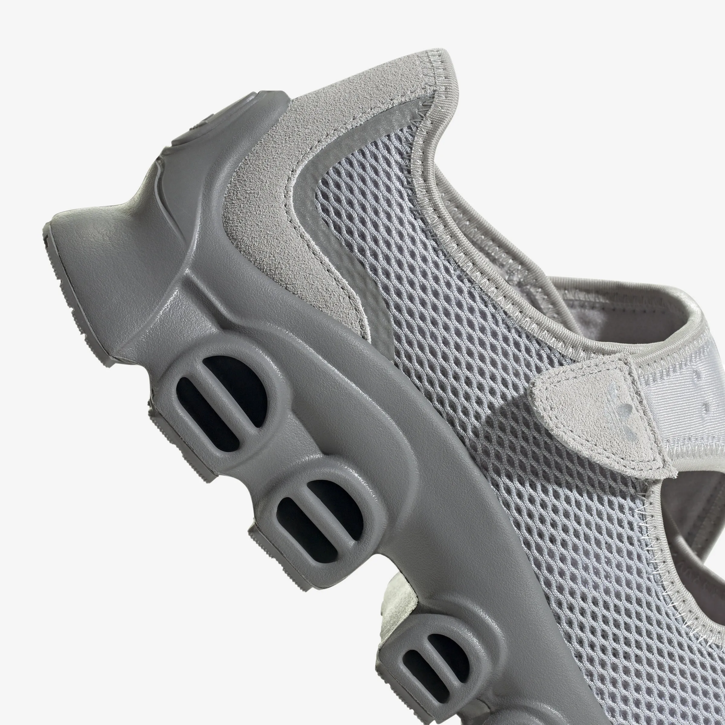 Wmns Adifom Megajane