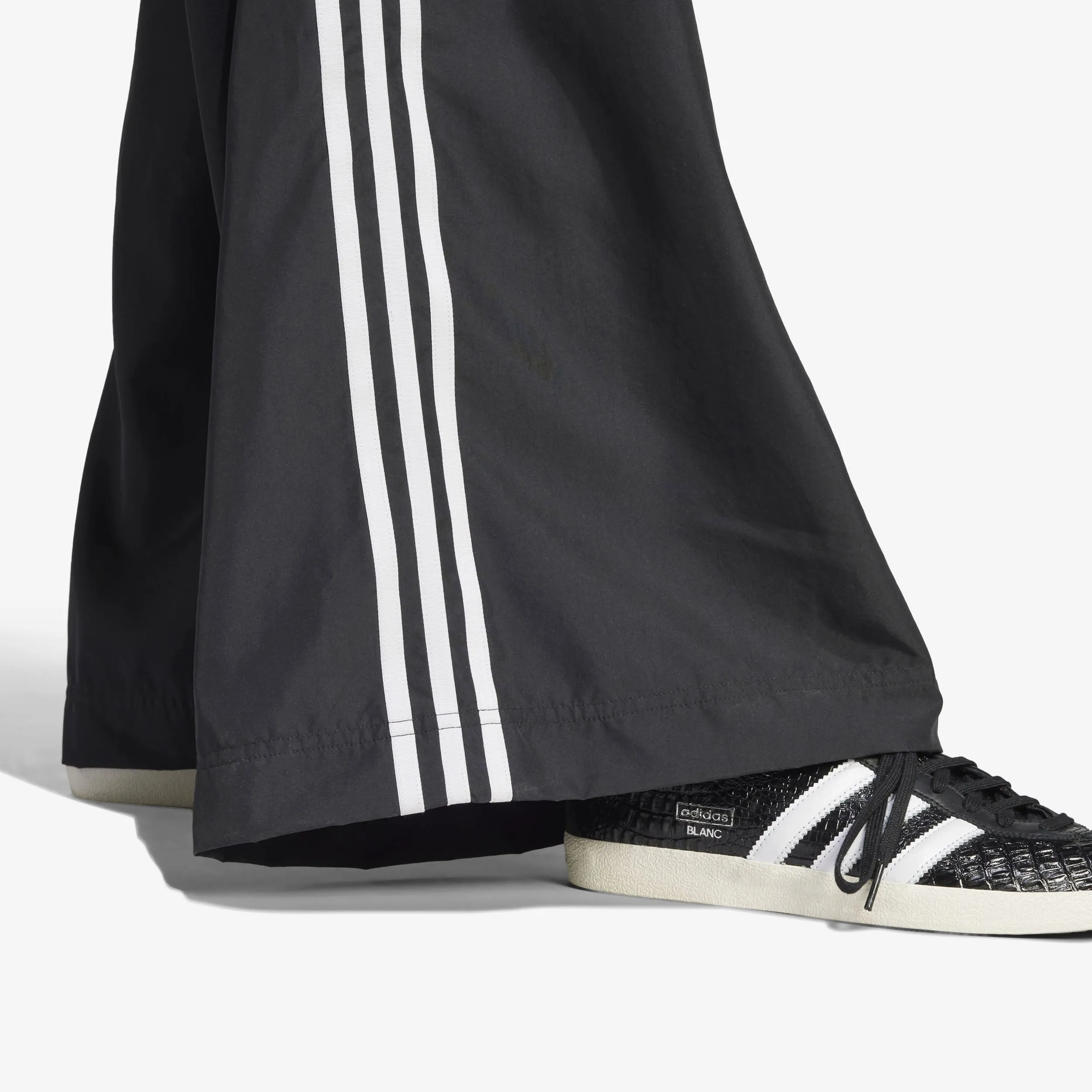 Wmns Adilenium Season 3 Oversized Track Pant